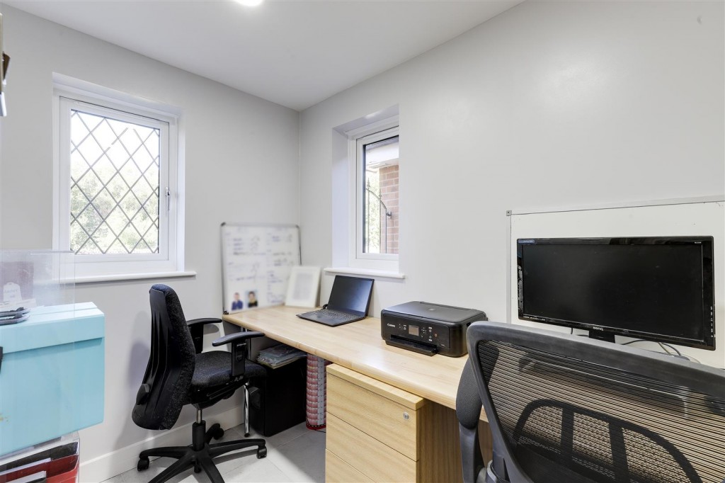 Swan Meadow, Colwick, Nottinghamshire, NG4 2ET