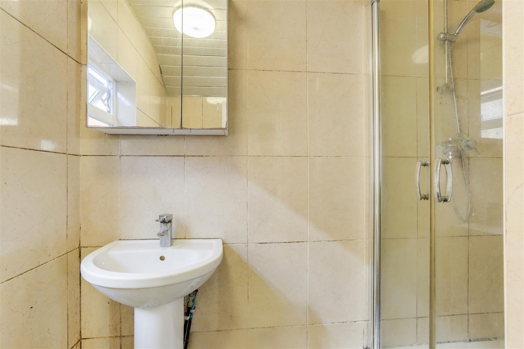 Egypt Road, Basford, Nottinghamshire, NG7 7GN