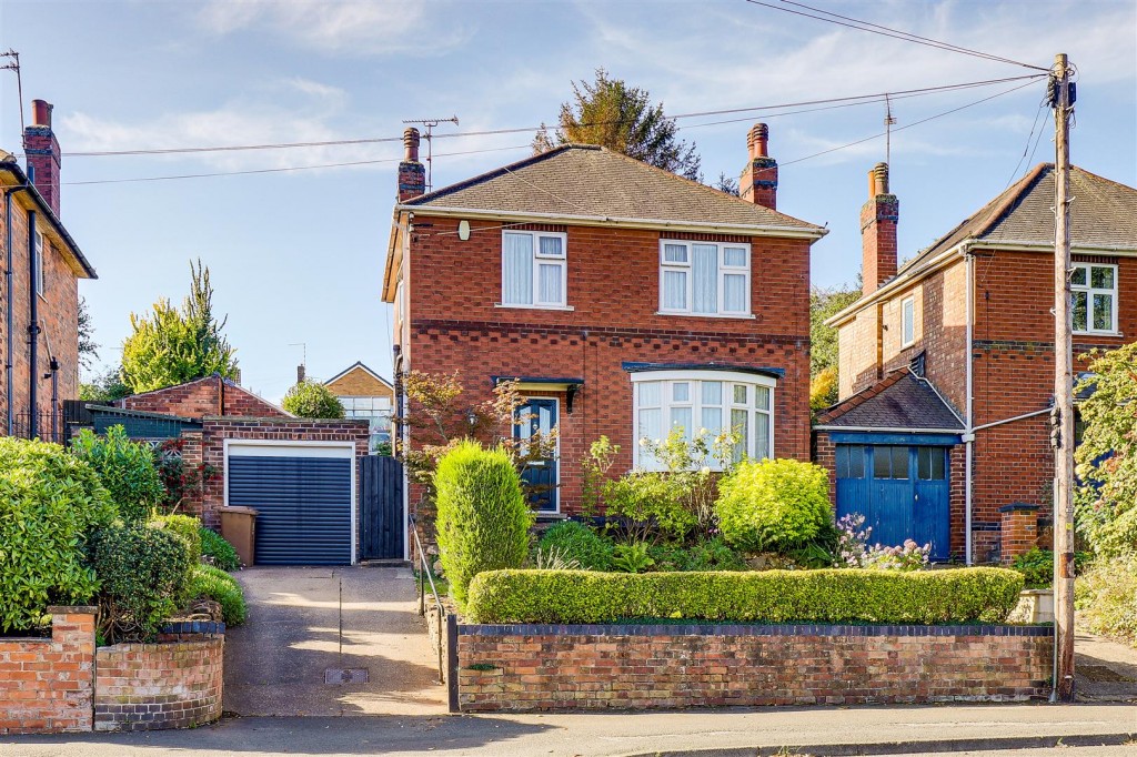 Foxhill Road, Carlton, Nottinghamshire, NG4 1PJ