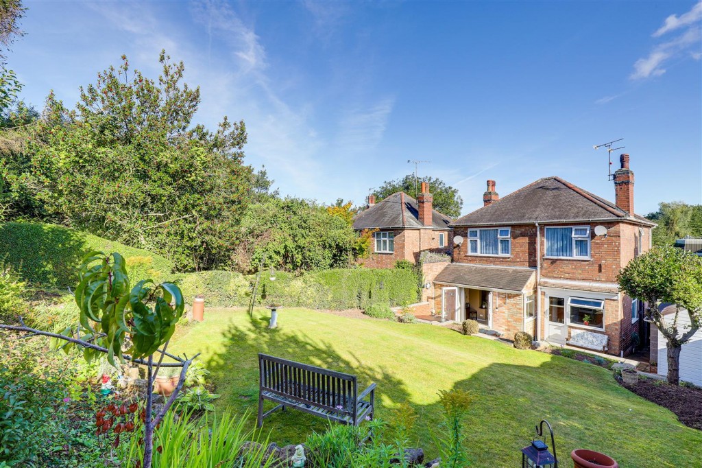 Foxhill Road, Carlton, Nottinghamshire, NG4 1PJ