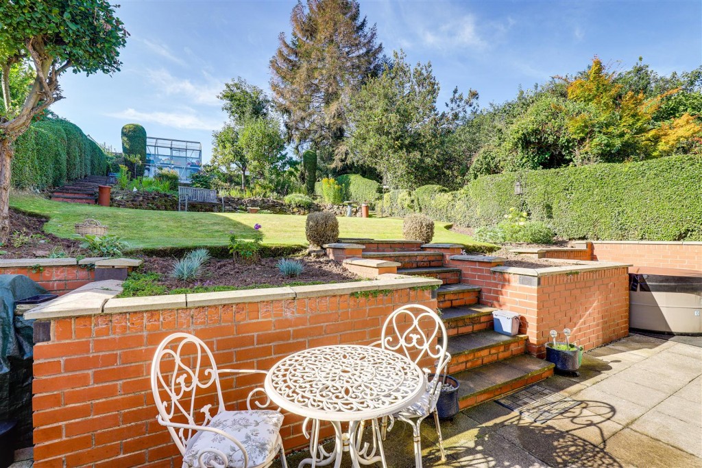 Foxhill Road, Carlton, Nottinghamshire, NG4 1PJ