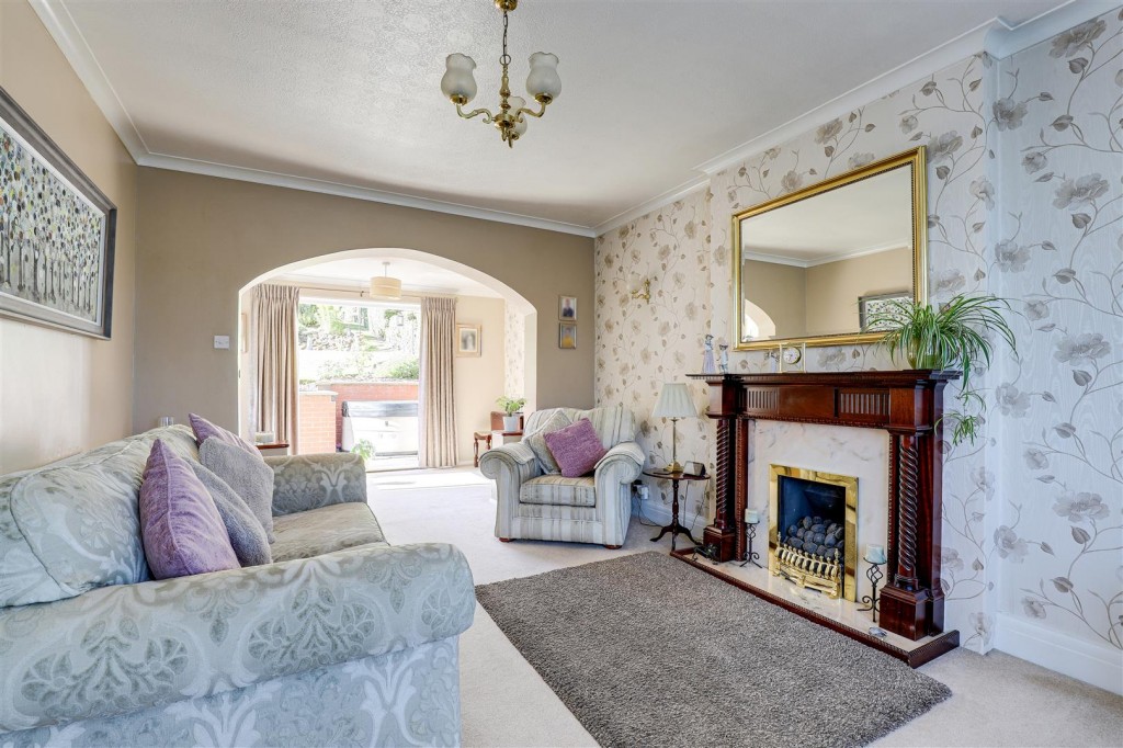 Foxhill Road, Carlton, Nottinghamshire, NG4 1PJ