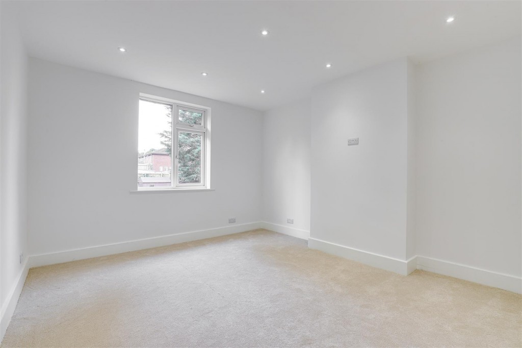 Nottingham Road, New Basford, Nottinghamshire, NG7 7AY