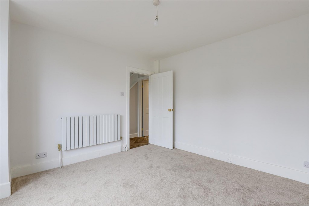 Nottingham Road, New Basford, Nottinghamshire, NG7 7AY