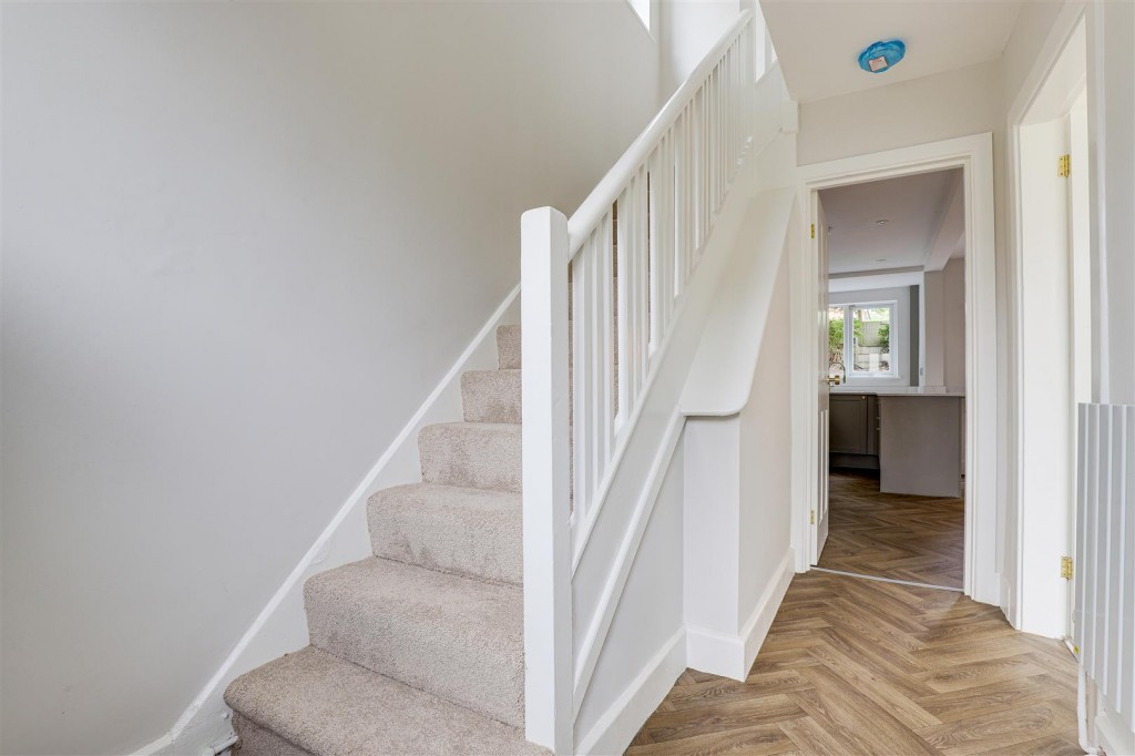 Nottingham Road, New Basford, Nottinghamshire, NG7 7AY