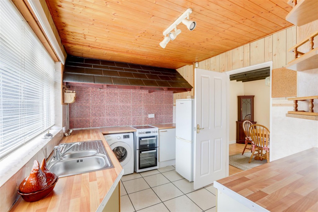 Ledbury Vale, Aspley, Nottinghamshire, NG8 5QH