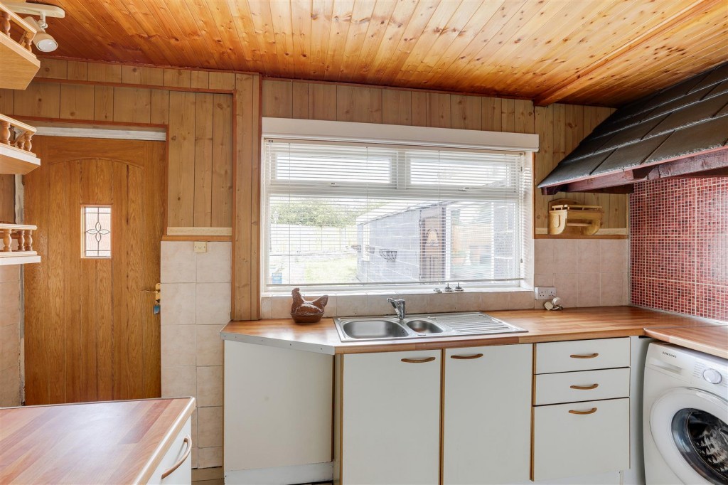 Ledbury Vale, Aspley, Nottinghamshire, NG8 5QH