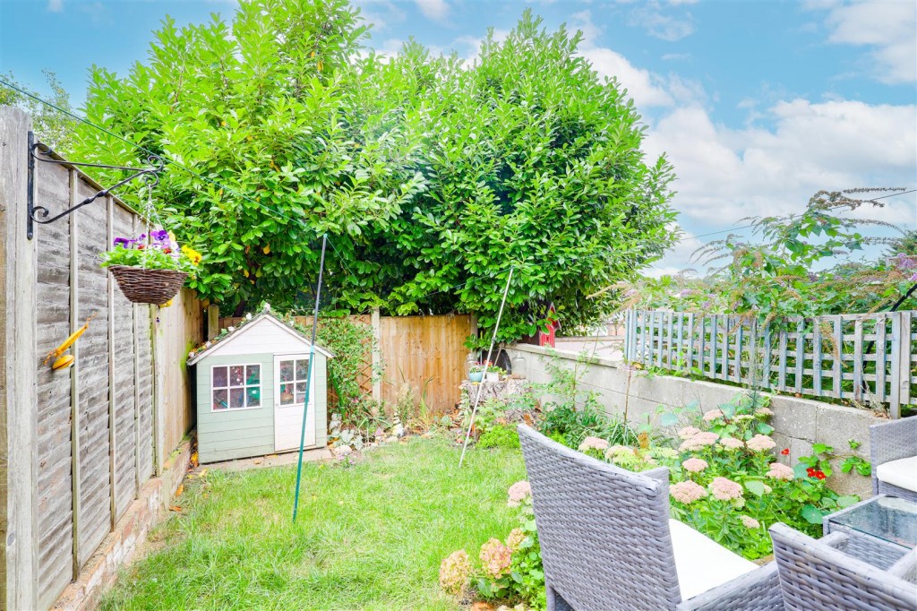 Carlton Road, Carlton, Nottinghamshire, NG3 7AF