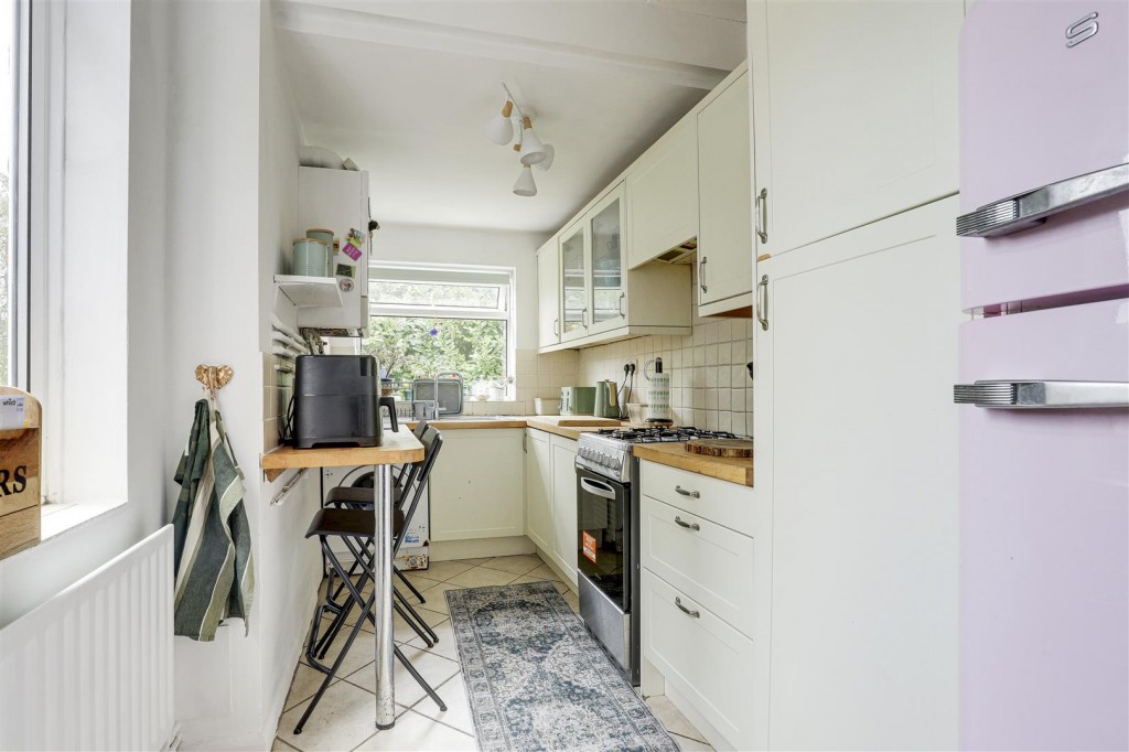 Carlton Road, Carlton, Nottinghamshire, NG3 7AF