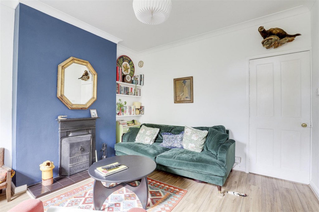 Carlton Road, Carlton, Nottinghamshire, NG3 7AF