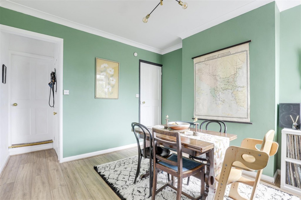 Carlton Road, Carlton, Nottinghamshire, NG3 7AF