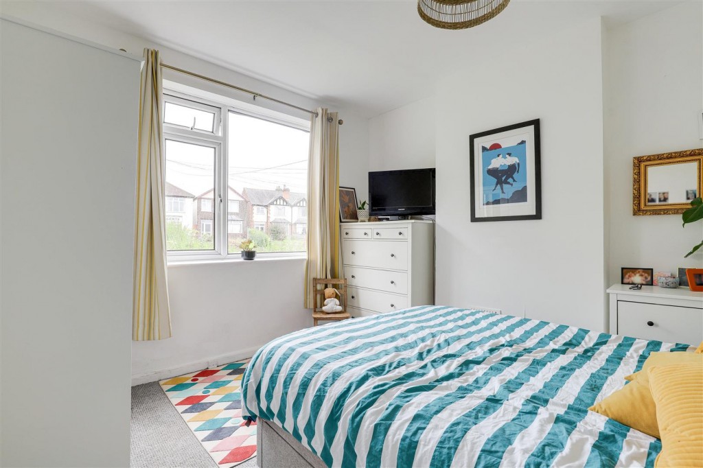 Carlton Road, Carlton, Nottinghamshire, NG3 7AF