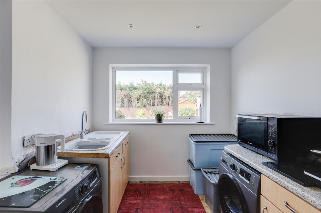 Bernisdale Close, Rise Park, Nottinghamshire, NG5 5DR