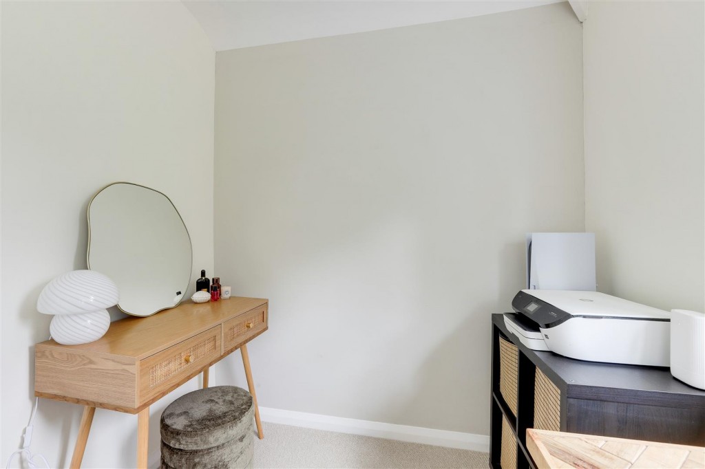 Eltham Drive, Broxtowe, Nottinghamshire, NG8 6BQ