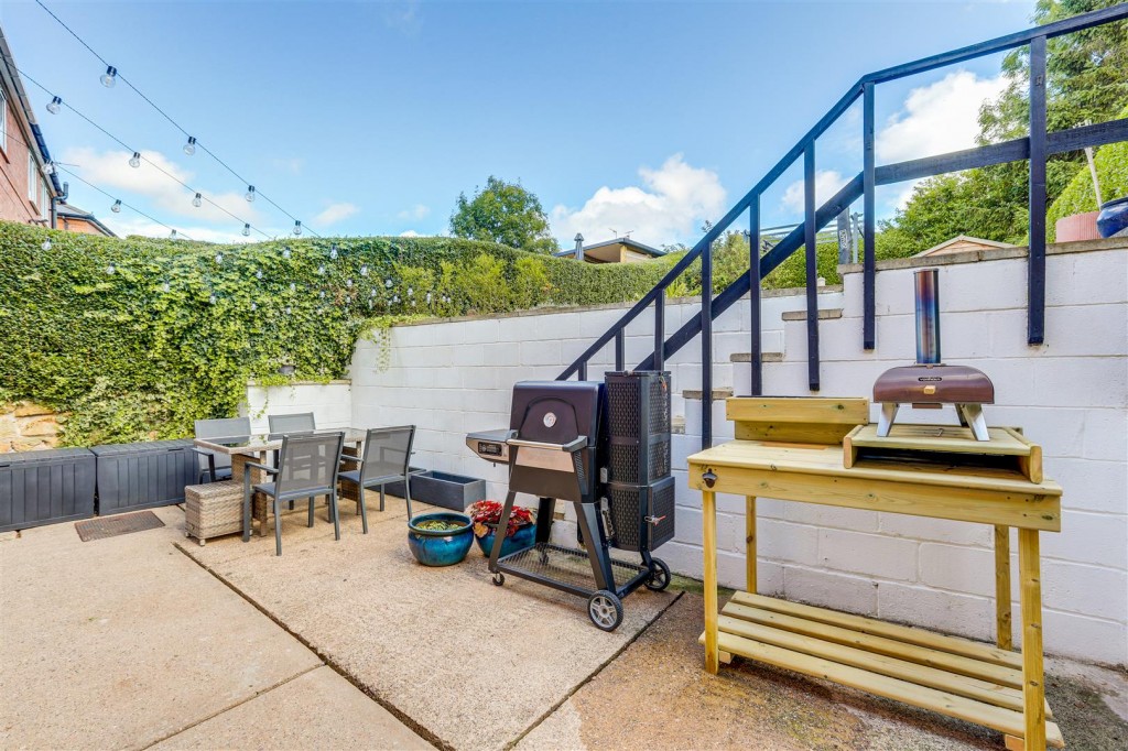 Eltham Drive, Broxtowe, Nottinghamshire, NG8 6BQ