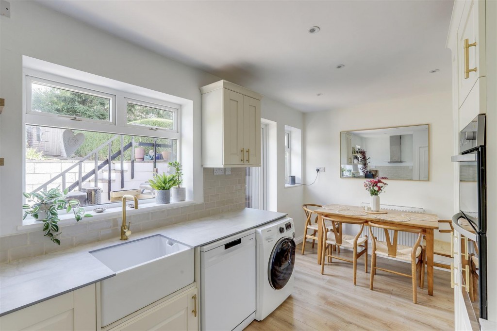 Eltham Drive, Broxtowe, Nottinghamshire, NG8 6BQ