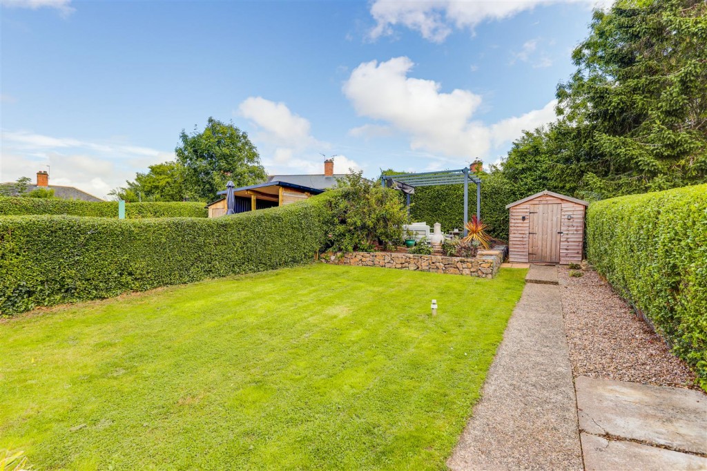 Eltham Drive, Broxtowe, Nottinghamshire, NG8 6BQ