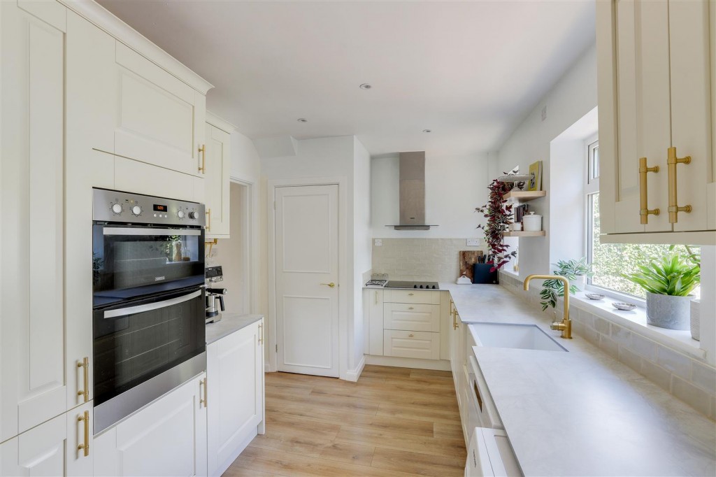 Eltham Drive, Broxtowe, Nottinghamshire, NG8 6BQ