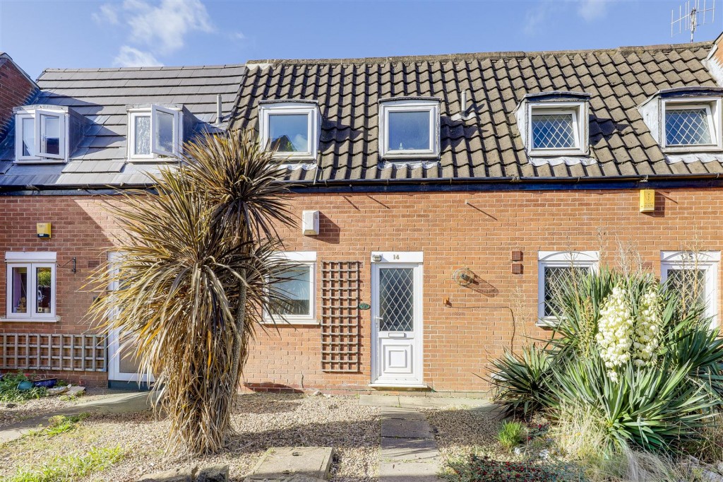 Rushmere Walk, Arnold, Nottinghamshire, NG5 6SH