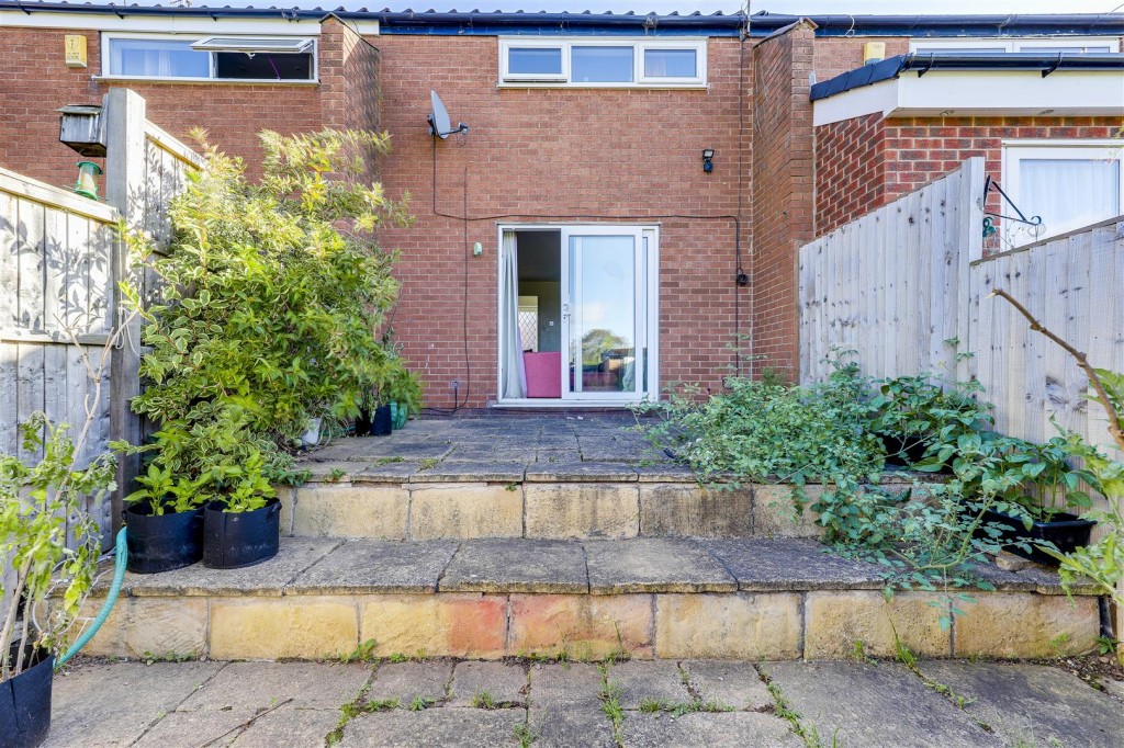 Rushmere Walk, Arnold, Nottinghamshire, NG5 6SH