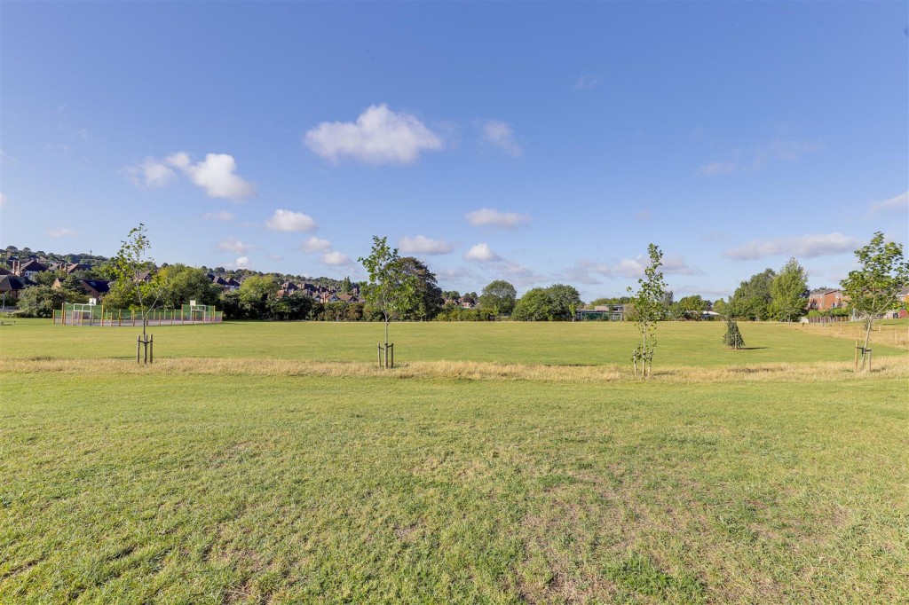 Rushmere Walk, Arnold, Nottinghamshire, NG5 6SH