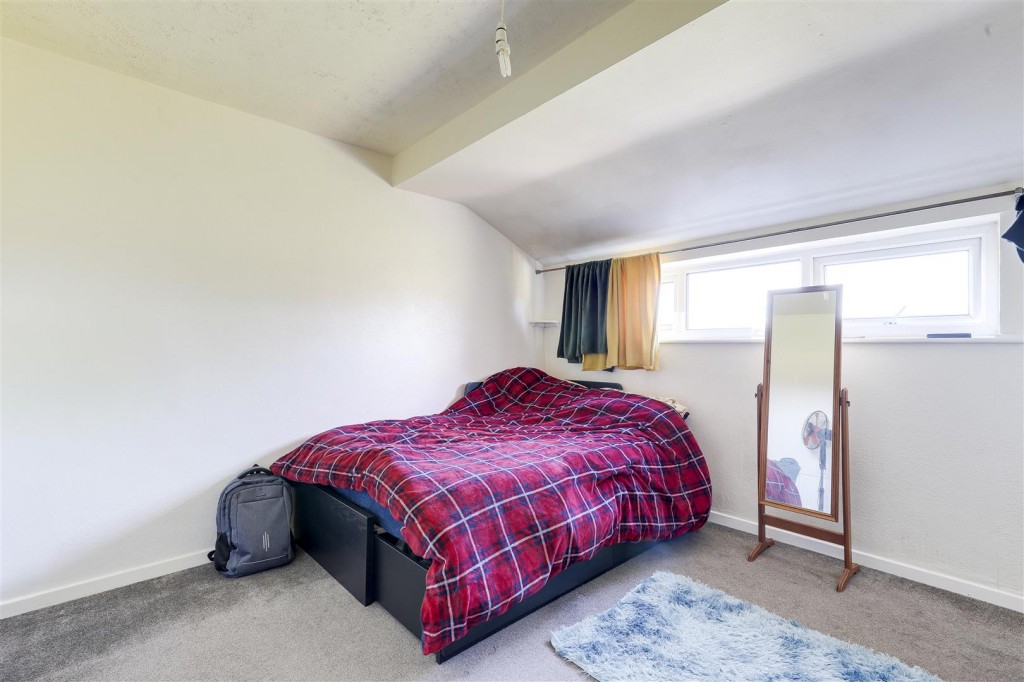 Rushmere Walk, Arnold, Nottinghamshire, NG5 6SH