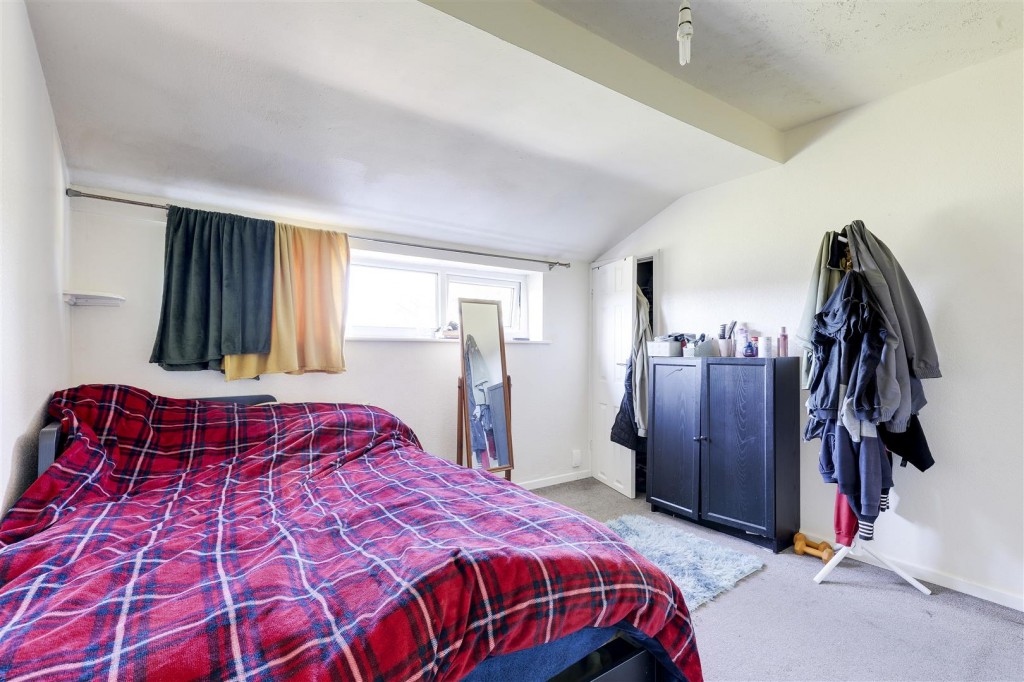 Rushmere Walk, Arnold, Nottinghamshire, NG5 6SH