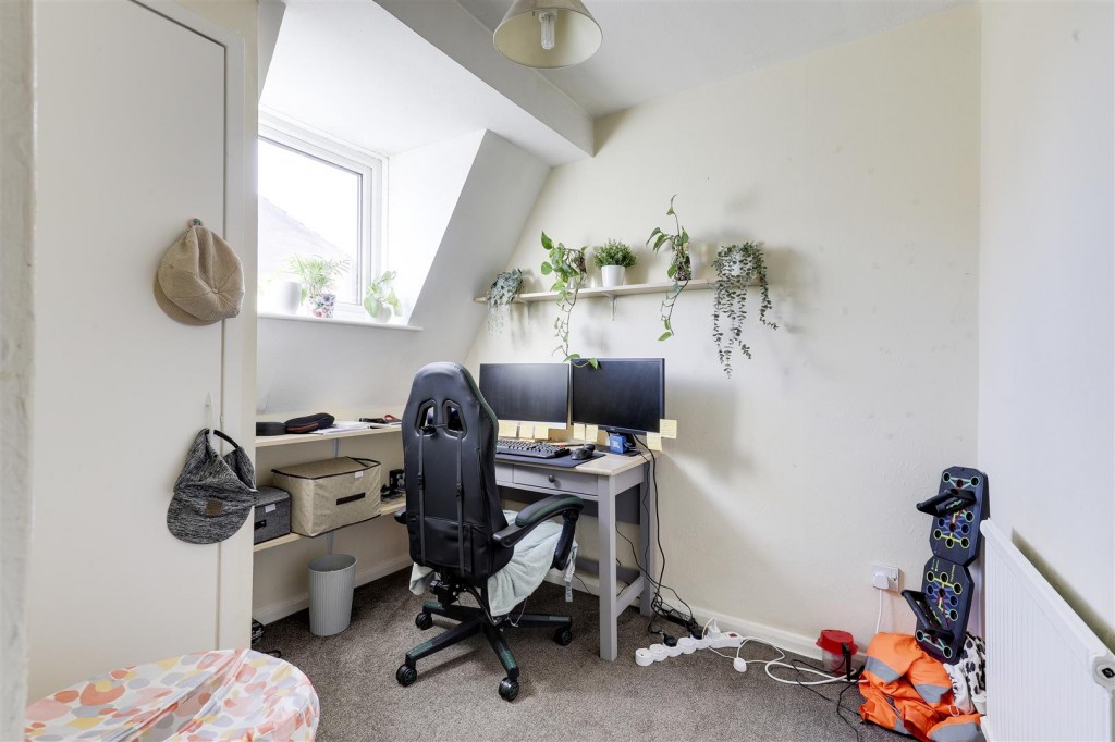 Rushmere Walk, Arnold, Nottinghamshire, NG5 6SH