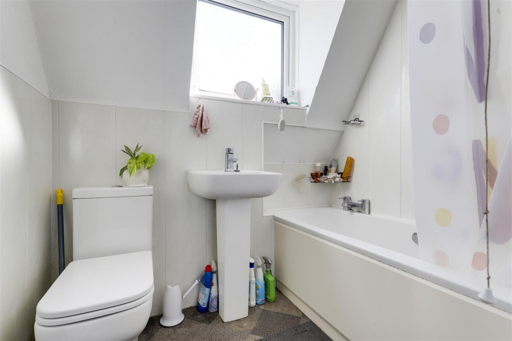 Rushmere Walk, Arnold, Nottinghamshire, NG5 6SH