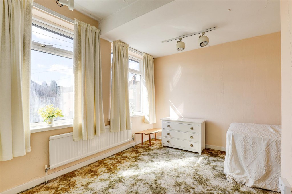 Prospect Road, Carlton, Nottinghamshire, NG4 1LX