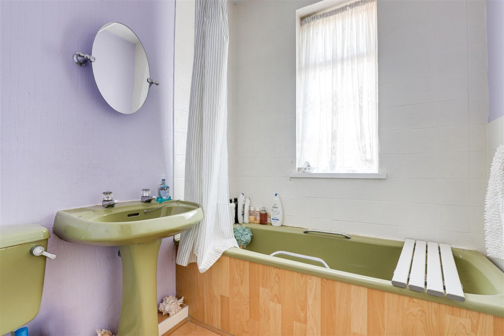 Prospect Road, Carlton, Nottinghamshire, NG4 1LX