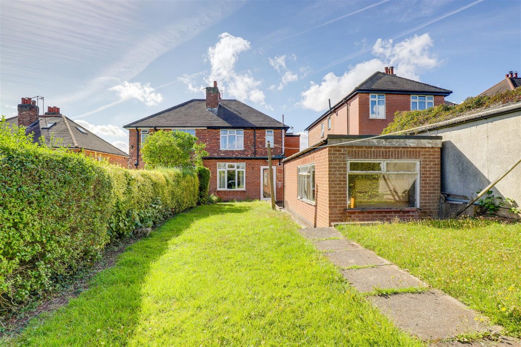 Prospect Road, Carlton, Nottinghamshire, NG4 1LX