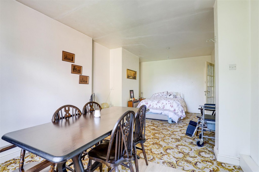 Prospect Road, Carlton, Nottinghamshire, NG4 1LX