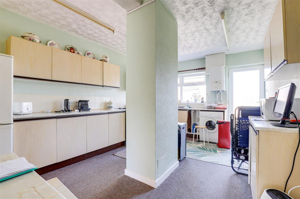 Prospect Road, Carlton, Nottinghamshire, NG4 1LX