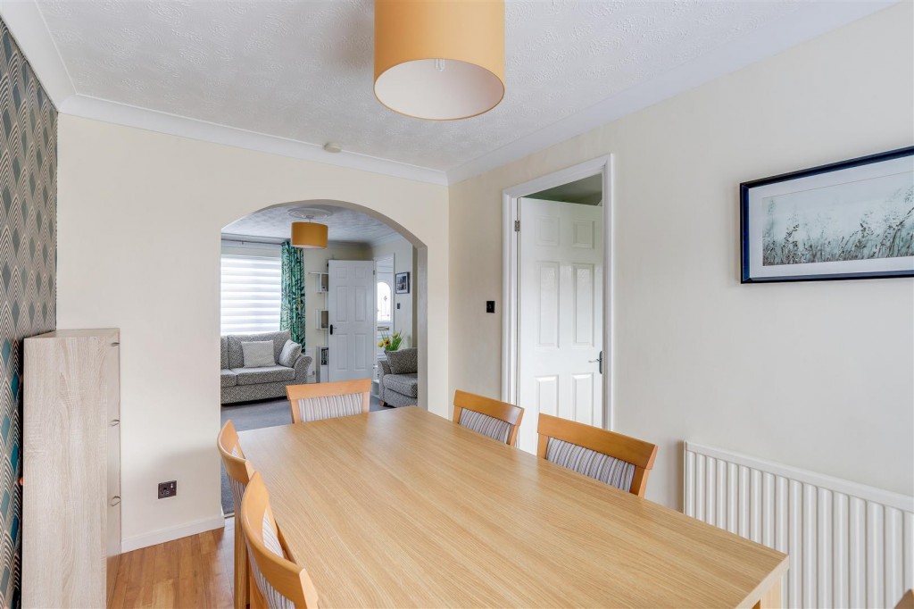 Hadleigh Close, Toton, Nottinghamshire, NG9 6LU