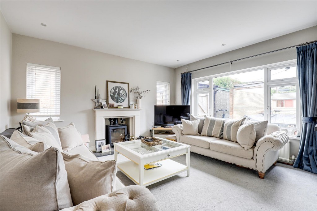 Roslyn Avenue, Gedling, Nottinghamshire, NG4 3NQ