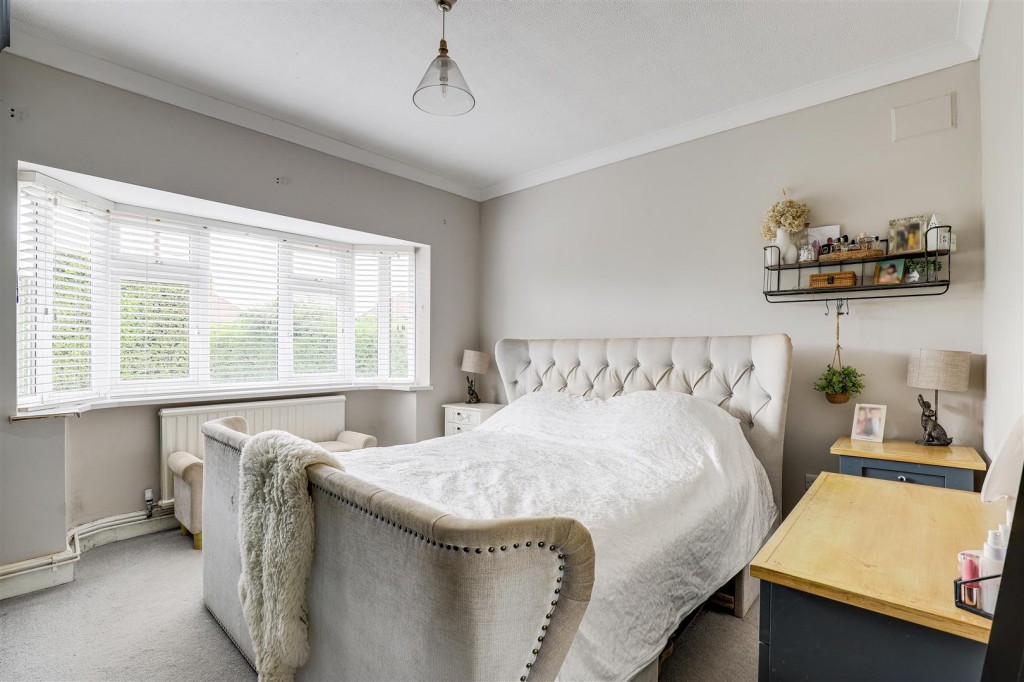 Roslyn Avenue, Gedling, Nottinghamshire, NG4 3NQ