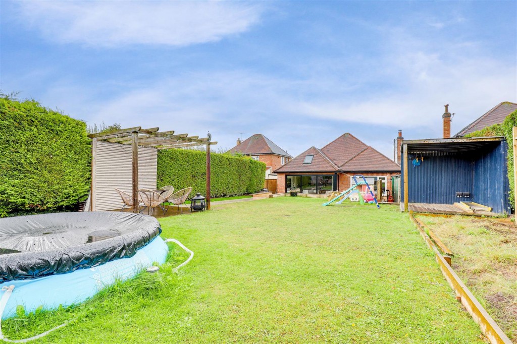 Roslyn Avenue, Gedling, Nottinghamshire, NG4 3NQ