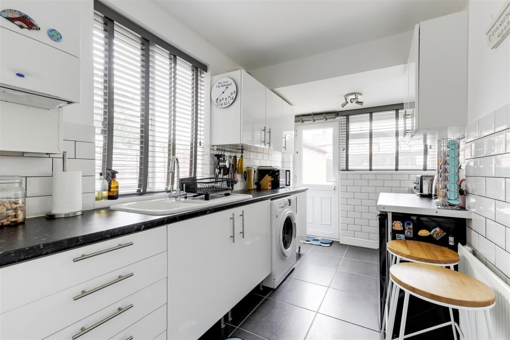 Norburn Crescent, Nottingham, Nottinghamshire, NG6 0An