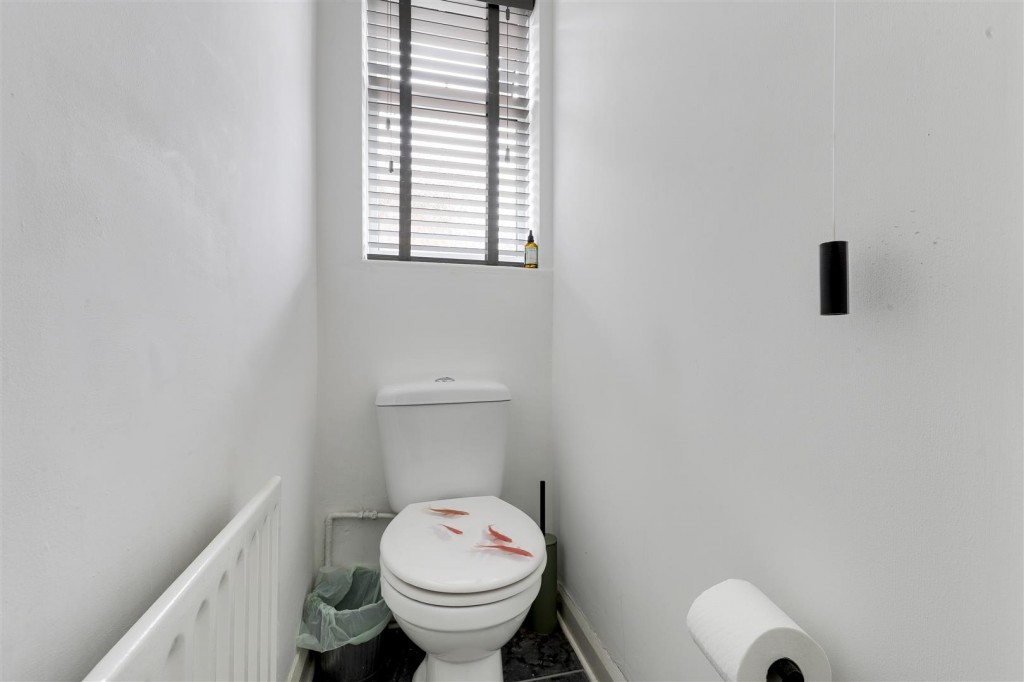 Norburn Crescent, Nottingham, Nottinghamshire, NG6 0An