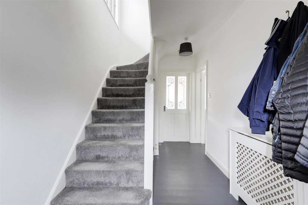 Norburn Crescent, Nottingham, Nottinghamshire, NG6 0An