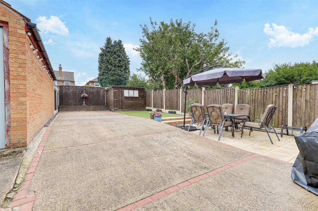 Norburn Crescent, Nottingham, Nottinghamshire, NG6 0An