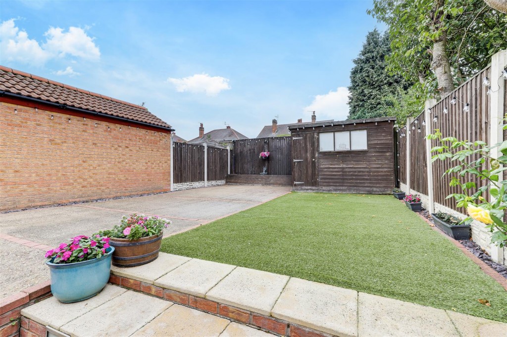 Norburn Crescent, Nottingham, Nottinghamshire, NG6 0An