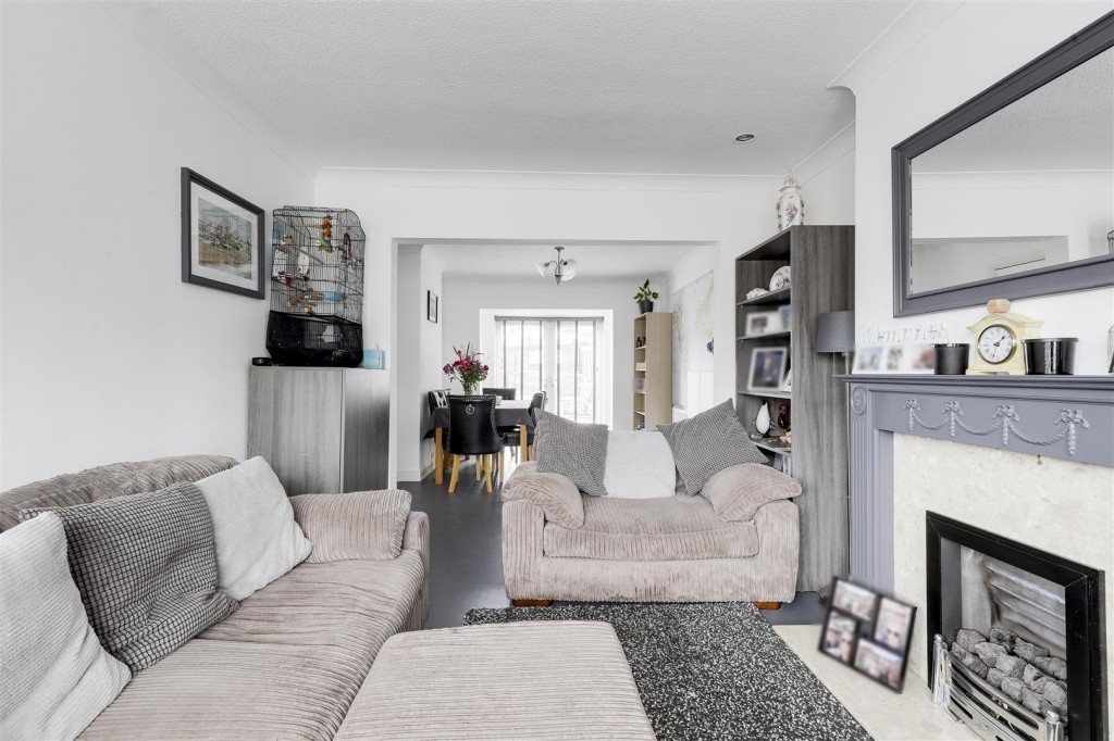 Norburn Crescent, Nottingham, Nottinghamshire, NG6 0An