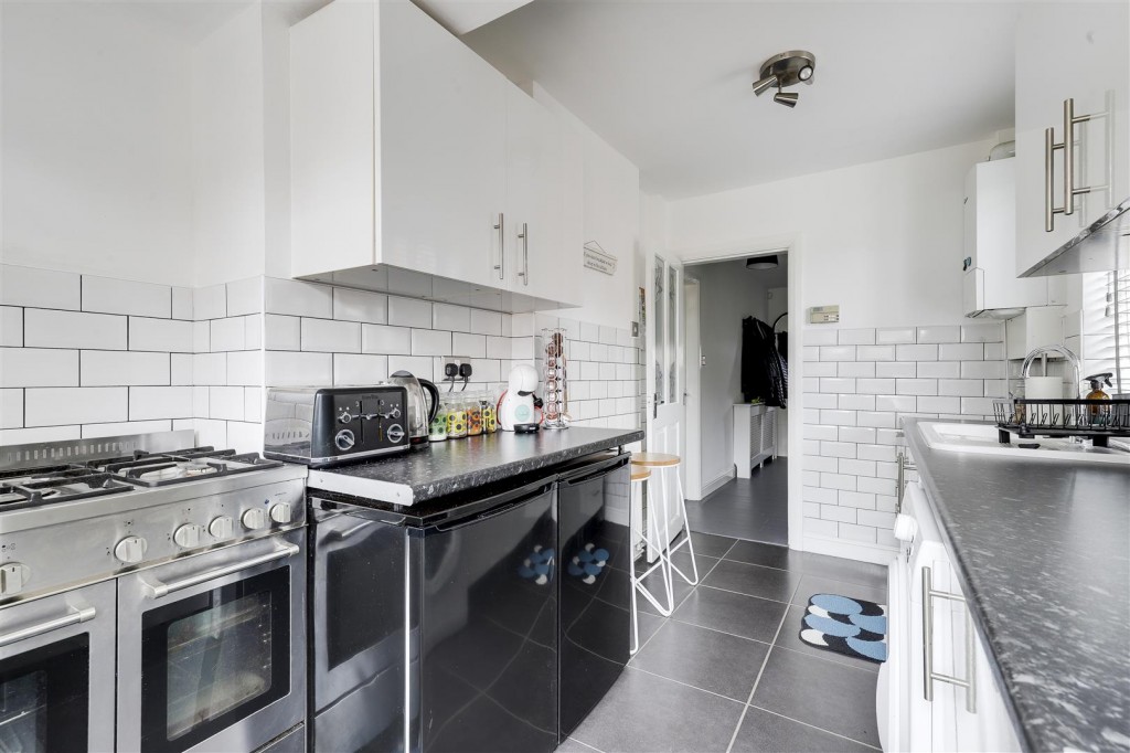 Norburn Crescent, Nottingham, Nottinghamshire, NG6 0An