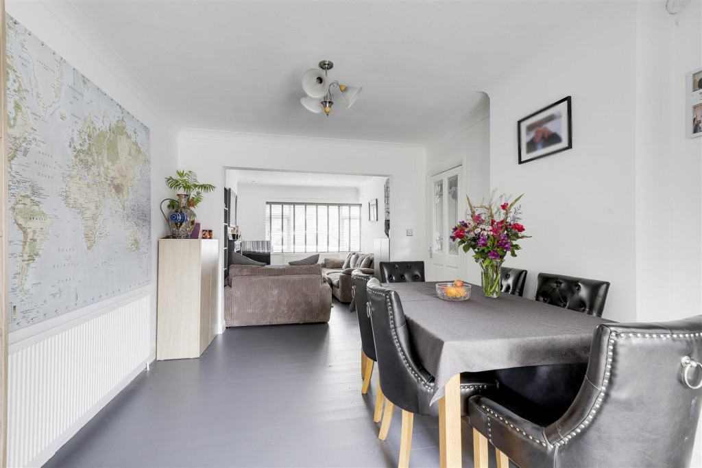 Norburn Crescent, Nottingham, Nottinghamshire, NG6 0An