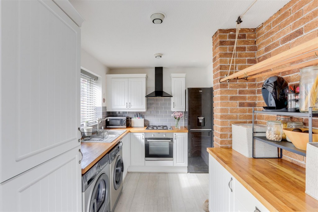 Dylan Thomas Road, Bestwood Park, Nottinghamshire, NG5 5UA