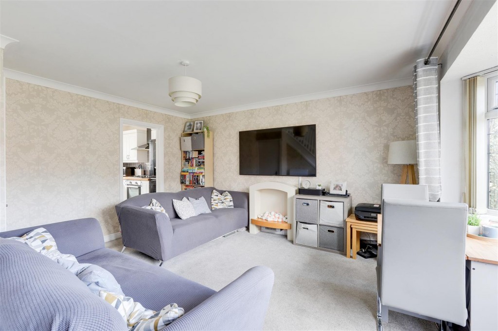 Dylan Thomas Road, Bestwood Park, Nottinghamshire, NG5 5UA