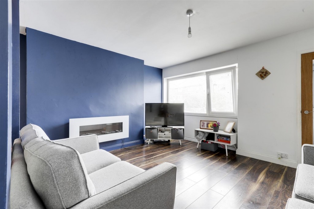 Surgeys Lane, Arnold, Nottinghamshire, NG5 8EP