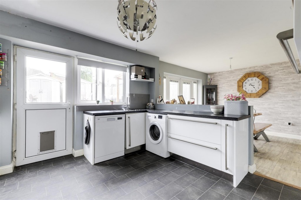 Surgeys Lane, Arnold, Nottinghamshire, NG5 8EP